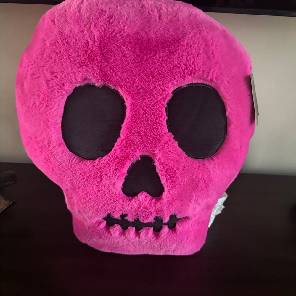 CYNTHIA ROWLEY HALLOWEEN HOT PINK PLUSH SKULL THROW PILLOW